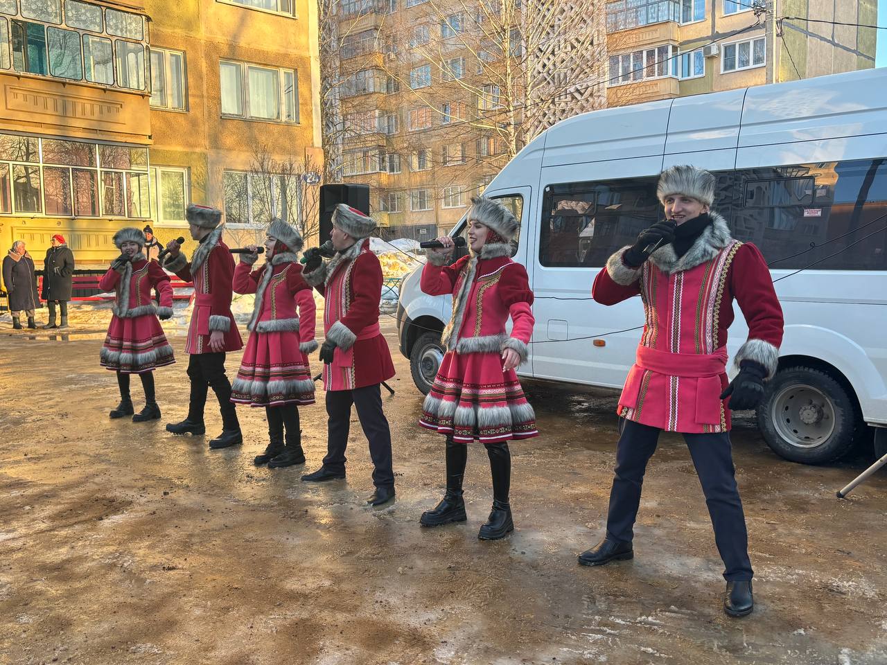 В Пролетарском районе г.о. Саранск для жителей многоквартирных домов  состоялся праздник двора | 05.03.2024 | Саранск - БезФормата